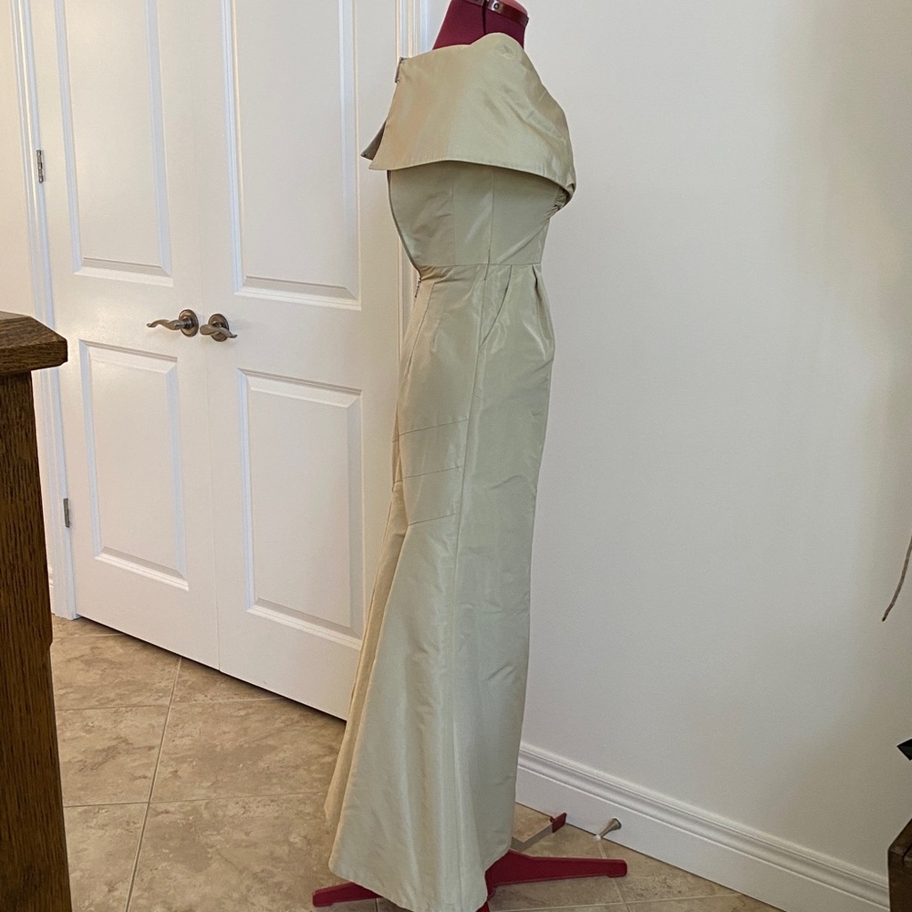Ross Mayer Portrait Collar Formal Gown Size 2 - Picture 7 of 16